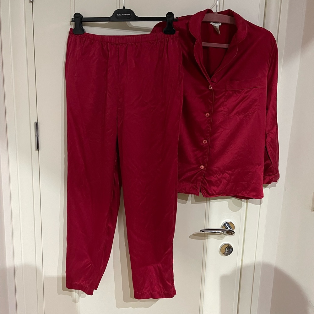 Neiman Marcus Two Piece Silk Pajama Set in Red - Picture 8 of 13